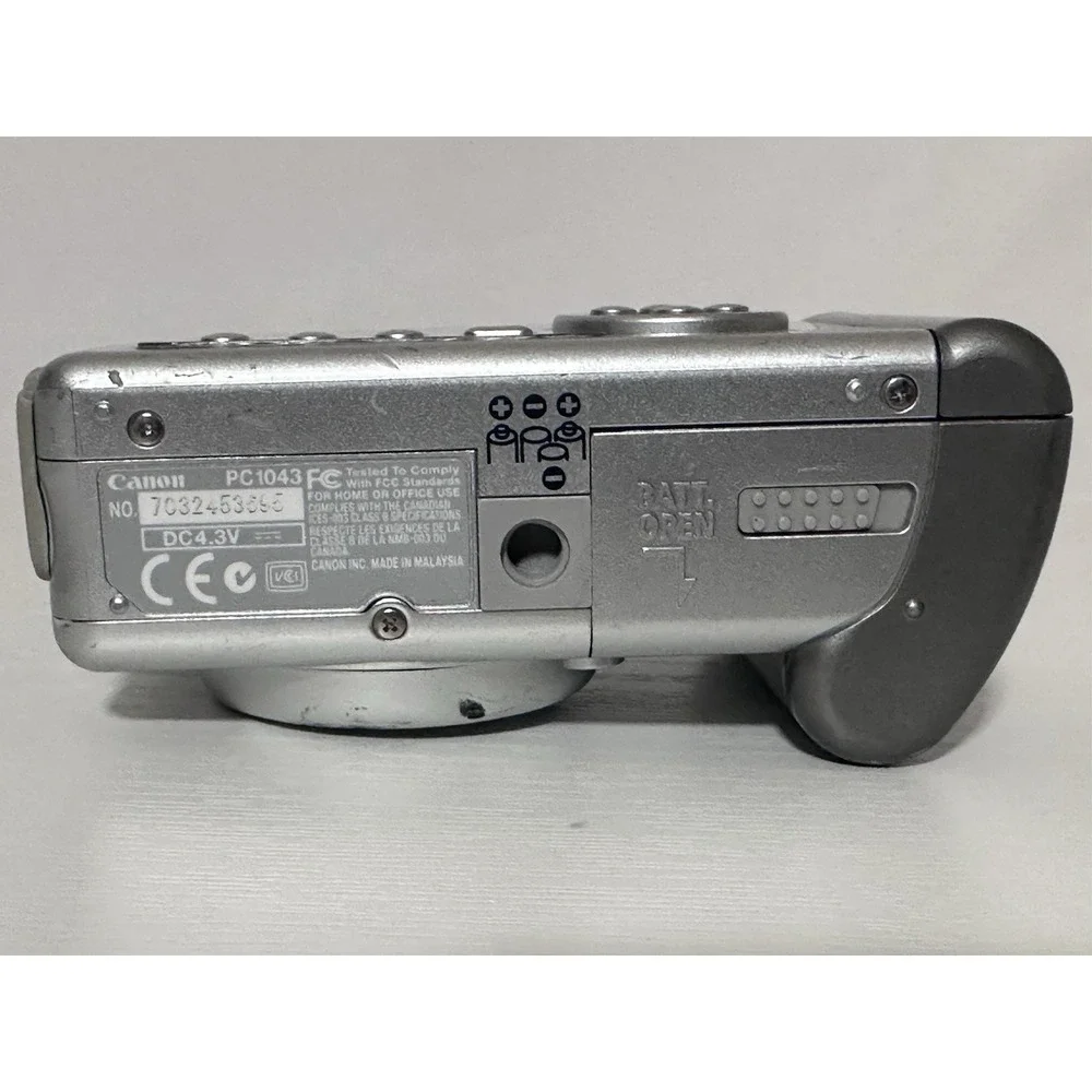 Canon PowerShot A70 3.2MP Compact Point & Shoot Digital Camera Silver Untested